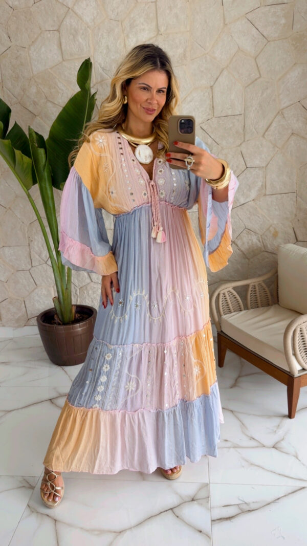 vestido boho chic luxo lilás