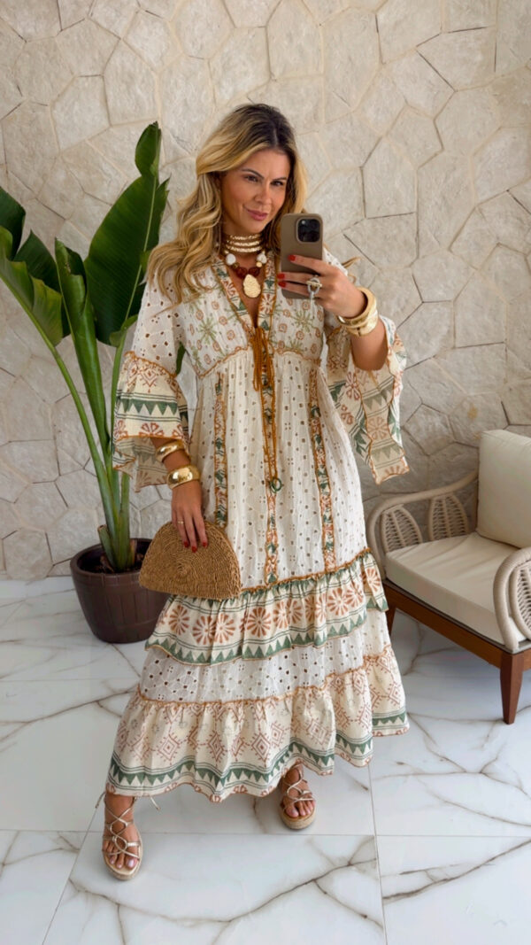 vestido boho chic luxo lilás